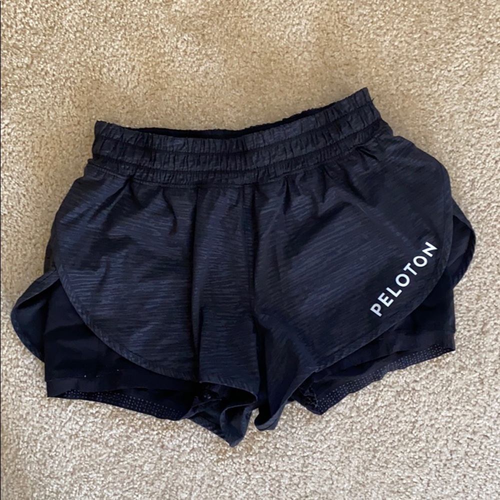 Peloton lululemon shorts rare 12